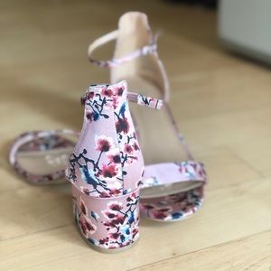 Floral Print Small Block Heel Shoes